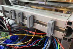 Clips für das Kabel-Management